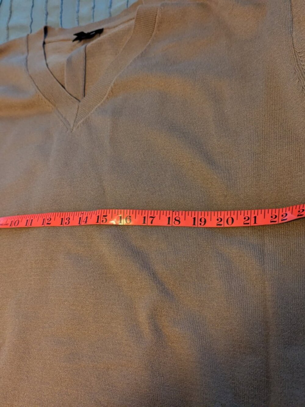 Kenneth Cole Brown V Neck Sweater New - Picture 3 of 7
